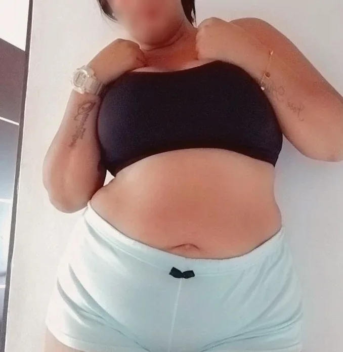 Andrea, 36