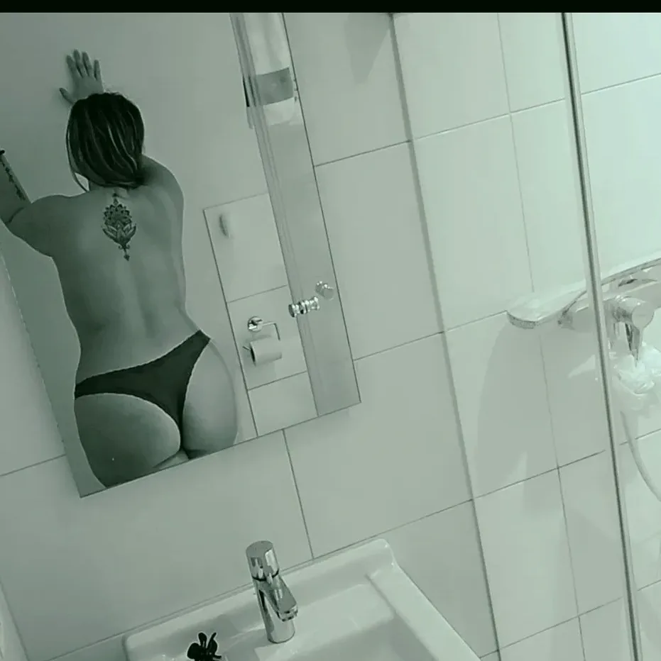 Elena, 28