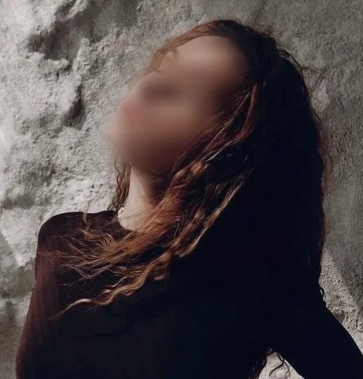 Romy, 21