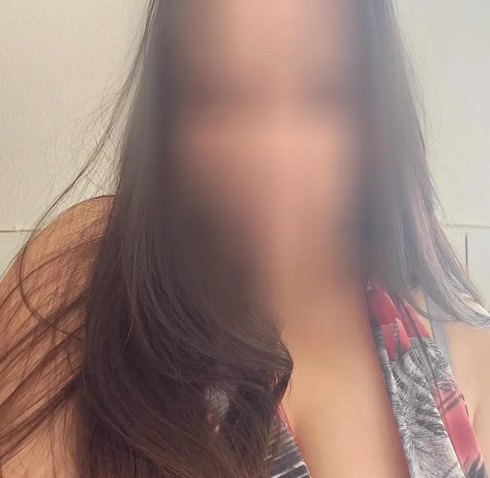 Sina, 25